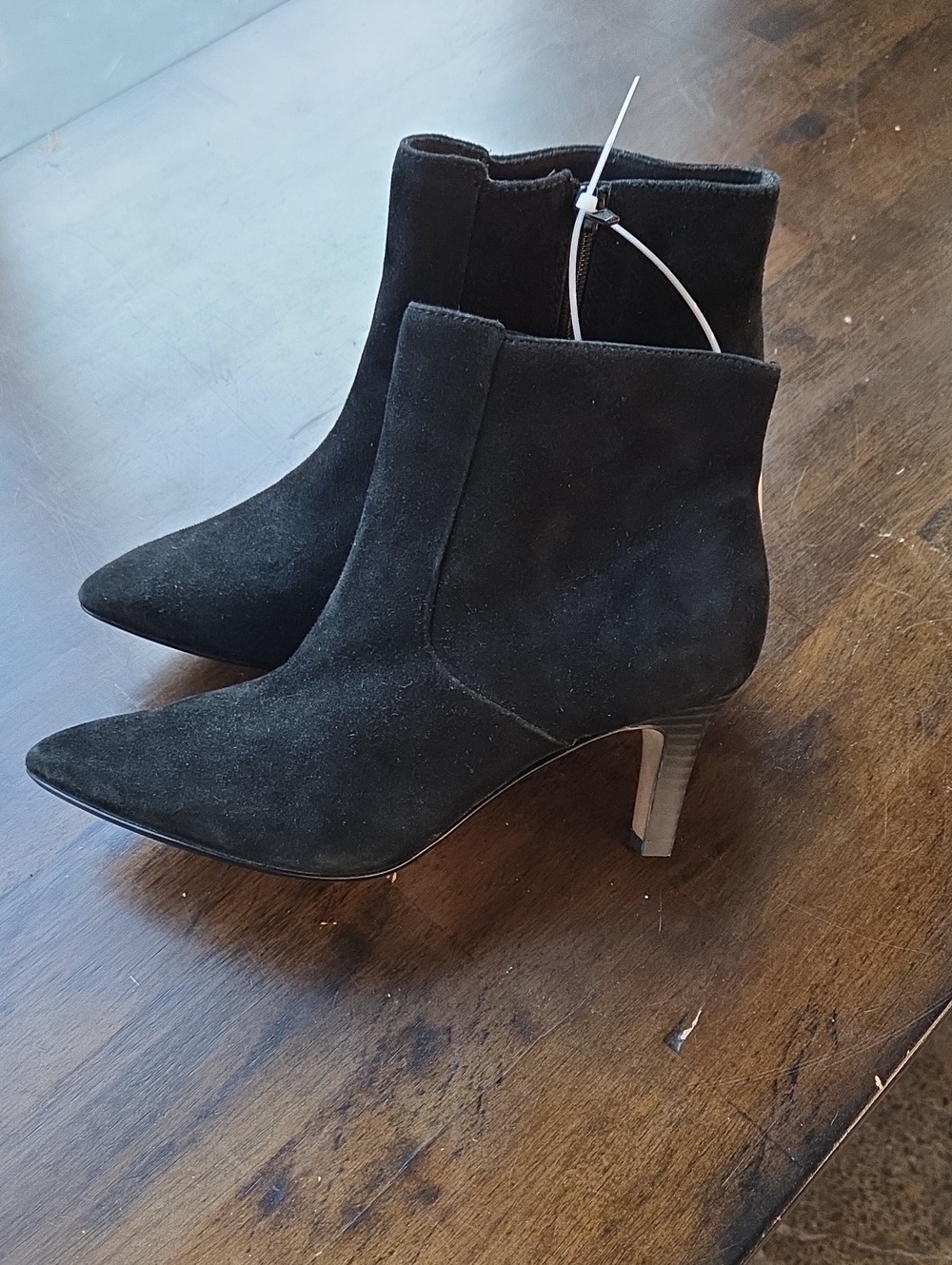 Clarks Size 6.5 Classic Black Suede Pointed Toe Ankle Boots NEW
